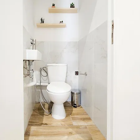 Lamartine 3 Pers Wifi Ac 니스